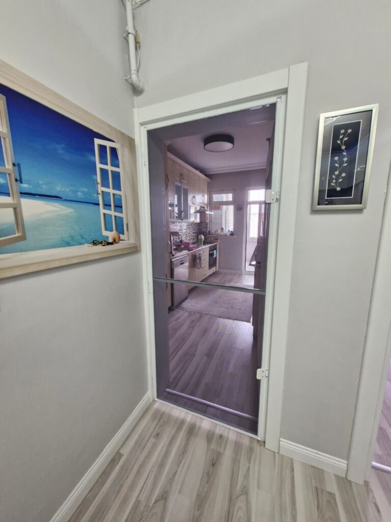 Menteşeli sineklik modeli - sağlam çerçeveli, kolay açılır kapanır sineklik sistemi